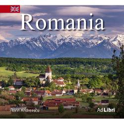 Un album cu personalitate o colec&539;ie generoas&259; de fotografii care surprind peisaje ora&537;e tradi&539;ii &537;i oameni din toate regiunile istorice ale Rom&acirc;niei Datorit&259; designului original care p&259;streaz&259; un echilibru armonios &icirc;ntre text &537;i fotografie poate constitui at&acirc;t un cadou elegant c&acirc;t &537;i un minighid pentru cei care vor s&259; descopere Rom&acirc;nia&nbsp;