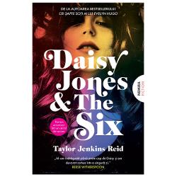 &bdquo;M-am &icirc;ndr&259;gostit p&acirc;n&259; peste cap de Daisy &537;i am devorat cartea &icirc;ntr-o singur&259; zi&ldquo;Reese Witherspoon&nbsp;Toat&259; lumea a auzit de Daisy Jones & The Six &icirc;ns&259; nimeni nu &537;tie de ce s-au desp&259;r&539;it imediat dup&259; succesul lor fulminant p&acirc;n&259; acumCrescut&259; &icirc;n Los Angeles-ul anilor &lsquo;60 Daisy duce o via&539;&259; captivant&259; se strecoar&259; 