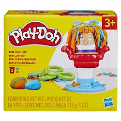 Setul Play-Doh Mini ofera copiilor o modalitate distractiva de a modela si crea diferite forme din plastilina Cu ajutorul presei si al accesoriilor incluse plastilina poate fi presata prin diverse sabloane pentru a obtine modele forme si decoratiuni variate Setul include 2 recipiente cu plastilina Play-Doh in culori diferite cu o cantitate totala de 113 g precum si accesorii pentru modelare si decupare Activitatea stimuleaza creativitatea imaginatia indemanarea si motricitatea fina 