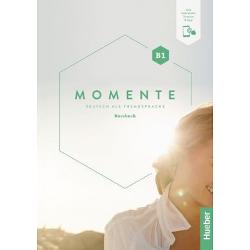 Momente &ndash; das intermediale Grundstufenlehrwerk f&uuml;r Deutsch als FremdspracheKursbuch B1 plus interaktive Version &uuml;ber Code im Buch abrufbar der dreib&auml;ndigen AusgabeZielgruppe Erwachsene und Jugendliche ab 16 Jahren in A2-Kursen weltweit- modularer Aufbau drei Lektionen &agrave; vier Seiten plus ein &bdquo;Magazin&ldquo; pro Modul- jede Lektion beginnt mit einem interessanten und emotional ansprechenden Bildimpuls in dem die 