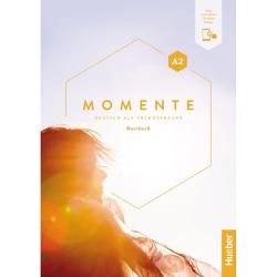Momente &ndash; das intermediale Grundstufenlehrwerk f&uuml;r Deutsch als FremdspracheKursbuch A2 plus interaktive Version &uuml;ber Code im Buch abrufbar der dreib&auml;ndigen AusgabeZielgruppe Erwachsene und Jugendliche ab 16 Jahren in A2-Kursen weltweit- modularer Aufbau drei Lektionen &agrave; vier Seiten plus ein &bdquo;Magazin&ldquo; pro Modul- jede Lektion beginnt mit einem interessanten und emotional ansprechenden Bildimpuls in dem die 