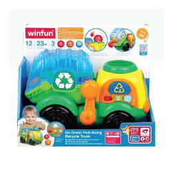 Jucarie De Tras Camion De Reciclare Cu Bile este o jucarie interactiva pentru cei mici conceputa pentru joaca activa si descoperirea relatiei cauza-efect Copilul poate introduce bilele in partea superioara a camionului pentru a activa lumini si sunete In timpul deplasarii camionul se balanseaza iar prin actionarea manetei bilele sunt eliberate si se rostogolesc afara Butoanele interactive redau fraze amuzante iar jocul contribuie la dezvoltarea motricitatii fine coordonarii mana-ochi si 