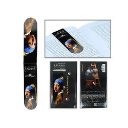 Adaug&259; o not&259; de elegan&539;&259; &537;i rafinament fiec&259;rei lecturi cu semnul de carte magnetic Vermeer &ndash; Fata cu cercel de perl&259; Inspirat de celebra pictur&259; a artistului olandez Johannes Vermeer acest accesoriu &icirc;mbin&259; frumuse&539;ea artei clasice cu utilitatea unui obiect indispensabil iubitorilor de c&259;r&539;iDesignul reproduce imaginea 