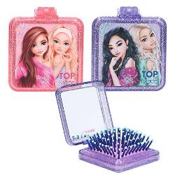 Mereu cu tine Periile de p&259;r pliabile p&259;trate TOPModel fabricate din plastic str&259;lucitor u&537;or transparent &icirc;n culorile violet &537;i roz au un motiv elegant de model la exterior &537;i o pern&259; cu peri moi &537;i o oglind&259; la interiorImportant Pretul afisat este per bucata Nu se poate alege culoarea se livreaza in functie de stoc
