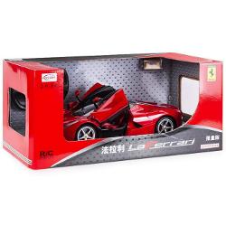 Copilul dumneavoastra se poate juca in voie cu masina cu telecomanda Ferrari LaFerrari scara 1 la 14 oferita de brandul international Rastar Nicio cursa nu este imposibil de castigat cu acesta masinuta replica oficiala cu licenta a modelului original construita cu mare atentie la detalii Masinuta are proportiile ideale pentru momente pline de distractie si amuzament avand dimensiunile in centimetri dupa cum urmeaza  335147108Masinuta functioneaza pe frecventa de 24GAlimentarea se 
