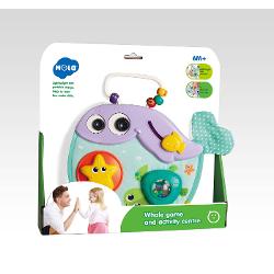 Centru de activitati in forma de balenuta Aceasta balena uimitoare de activitate este plina de functii pentru ca copilul sa se distreze jucandu-se si invatand Aceasta jucarie de activitate va stimula curiozitatea de a imbunatati imaginatia si creativitatea imbunatatind de asemenea gandirea logica si abilitatile de rezolvare a problemelor Componente precum impingerea tragerea prinderea sau intoarcerea pentru a imbunatati dexteritatea degetelor si a mainii coordonarea ochi-mana si 