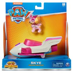Eroii Paw Patrol acum in varianta Deluxe Fiecare catelus este conceput pentru a reflecta o anumita profesie pompier ofiter de politie sau constructor Cand sunt probleme in orasul lor acesti catelusii se grabesc sa o rezolve fie ca este vorba de o pisicuta blocata intr-un copac sau de un tren deraiat acestia gasesc intotdeauna o rezolvare Acest set contine personajul Skye