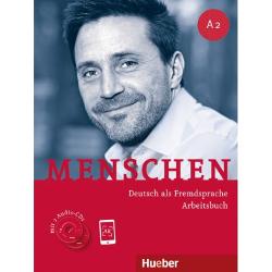 - zum selbststandigen Vertiefen von Grammatik Wortschatz Redemitteln- gezieltes Training der vier Fertigkeiten Hören Lesen Sprechen und Schreiben- Aussprachetraining Selbsttests Selbsteinschatzung und Lernwortschatz- Literaturseite mit einer interessanten Fortsetzungsgeschichte- Audio-CD mit Hörtexten zu den Aufgaben im Arbeitsbuch