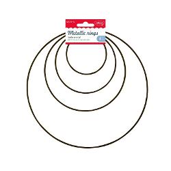 Acest set de inele este perfect pentru realizarea de decoratiuni in casa afara sau la diferite evenimente nunti onomastici etc Le poti lasa asa cum sunt sau sa le decorezi cu flori si alte accesorii pentru a infrumuseta mediul inconjurator Oricum le-ai folosi cu siguranta vor fi piesa de rezistenta a proiectuluiCaracteristici produsSetul contine 4 bucati ineleDiametru 10152030 cm&nbsp;Se folosesc la diverse evenimente decoratiuni 