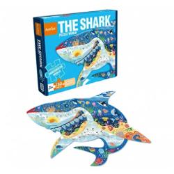 Asambleaza puzzle-ul piesa cu piesa exploreaza adancurile marilor si oceanelor si descopera animalele marine ascunse Datorita formei sale deosebite si a numeroaselor detalii acest puzzle este un instrument complex de invatare pentru cei miciCulorile vii si personajele simpatice ii vor incanta pe cei mici iar pe masura ce rezolva puzzle-ul vor putea invata multe notiuni noi despre animalele marine si locurile in care acestea traiescOrice puzzle este un 