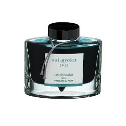 Numele iroshizuku este o combina&355;ie de cuvinte japoneze irocolorare pe de o parte exprim&259; un standard &icirc;nalt &351;i o mare varietate de culori iar shizuku pic&259;turi sugereaz&259; &icirc;ns&259;&351;i imaginea pic&259;turilor de ap&259; Fiecare culoare poart&259; numele unui peisaj japonez acest lucru intensific&acirc;nd &351;i mai mult unicitatea fiec&259;rei culori Atunci c&acirc;nd scrii bucur&259;-te de bog&259;&355;ia japonez&259; &351;i de 