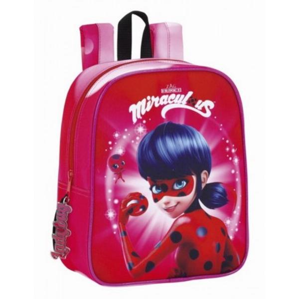 Ghiozdan mic gradi LADYBUG MARINETTE 22 cm este special conceput pentru copiii de gradinita Avand dimensiuni potrivite si fiind usor de transportat acesta devine imediat preferatul celor miciGhiozdanul are un singur compartiment principal ce se inchide cu fermoar Are un suport micut din plastic transparent care contine un cartonas tip pe 