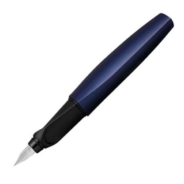 Stiloul Twist de la Pelikan este un instrument de scris foarte la moda si apreciat de tineriTwist este un stilou elegant si confortabil conceput special pentru a transforma scrisul intr-o placere Are un design inovator cu o forma ergonomica si o varietate de culori vibrante pastel sau metalice care il fac sa se potriveasca perfect personalitatii celui care il foloseste Cu penita sa din otel inoxidabil stiloul garanteaza o experienta de scriere fara efort cu linii precise 