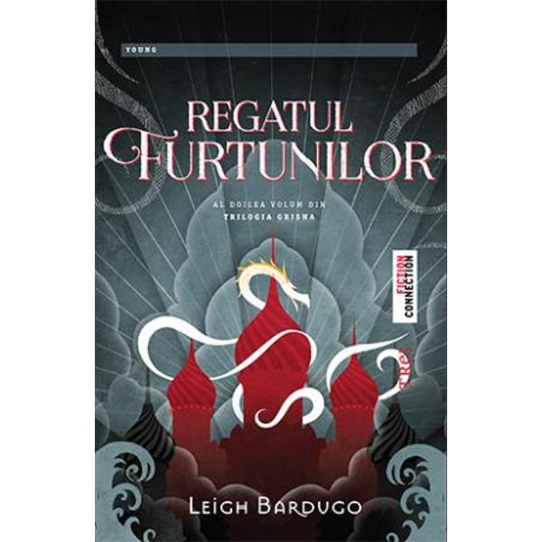 Al doilea volum din Trilogia Grisha  Un tinut fabulos  Ravka O elita magica  Grisha O eroina cu superputeri  Alina Starkov   Intunecatul  conducatorul Grishei a supravietuit bataliei din Falia Umbrei si reapare cu o putere inzecita si un plan diabolic Cu ajutorul lui Sturmhond un corsar faimos Alina Starkov se intoarce in tara pe care a parasit o hotarata sa lupte cu fortele ce ameninta Ravka Dar pe masura ce puterea ei creste se vede prinsa tot mai mult in jocul de magie interzisa al 