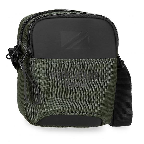 Geanta umar barbati Pepe Jeans Bromley 24 2 compartimente verde 12x16x35 cmBrand Pepe Jeans LondonCuloare verdeDimensiune 12x15x35 cmMaterial poliester  piele ecologica2 compartimente pentru o mai buna organizarelungimea baretei este de aproximativ 80 cmInchidere cu fermoarGeanta este realizata din material impermeabilGeanta poate fi transportata in mana de maner sau pe umar cu ajutorul bareteibr 