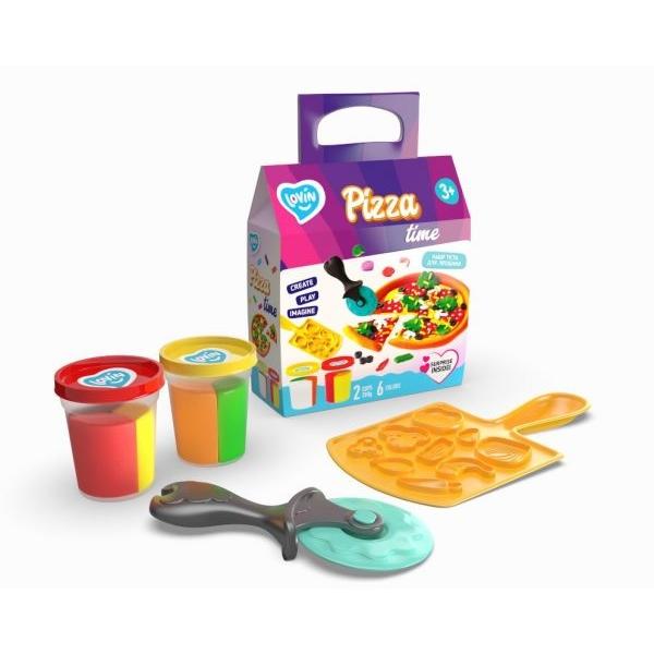 Daca puiul tau vrea sa incerce ceva nou &537;i interesant atunci setul de modeling Lovin’Do este cel mai bun pentru elSetul contine 2 cuti de plastilina multicolora cu greutate totala de 200 gr - 3 platou cu print pizza si spatula din plastic instrument de modelat din plastic si instructiuniPlastilina folosita este certificata UE pentru continutul sau ecologic Este fabricata din ingrediente naturale drojdie faina si colorata cu 