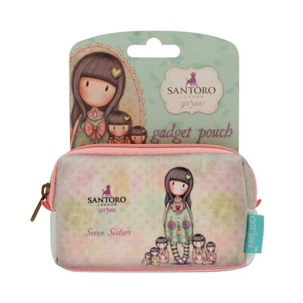 Gorjuss Pouch gadget-Seven SistersGorjuss Pouch gadget-Seven Sisters este un accesoriu perfect pentru a va pastra in siguranta gadget-urile sau diferite obiecte de mici dimensiuni intr-un mod elegant&160;Acesta are un design placut avand ilustrata pe ambele parti o simpatica&160;fetita Gorjuss Interiorul pouch-ului este dintr-un material catifelat impotriva zgarieturilorDimensiuni 14x9x5 cm