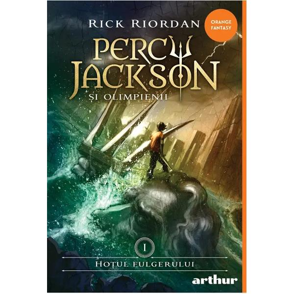 „Ho&539;ul fulgerului” este povestea unei aventuri spectaculoase de un umor savuros despre prietenie curaj &537;i loialitatePercy Jackson este la prima vedere un pu&351;ti obi&351;nuit din America zilelor noastre Dar când afl&259;m c&259; cel mai bun prieten al lui este un satir c&259; pixul banal din buzunar se transform&259; la nevoie într-o sabie din bronz celest &351;i c&259; tat&259;l s&259;u este Poseidon puternicul zeu al m&259;rii 