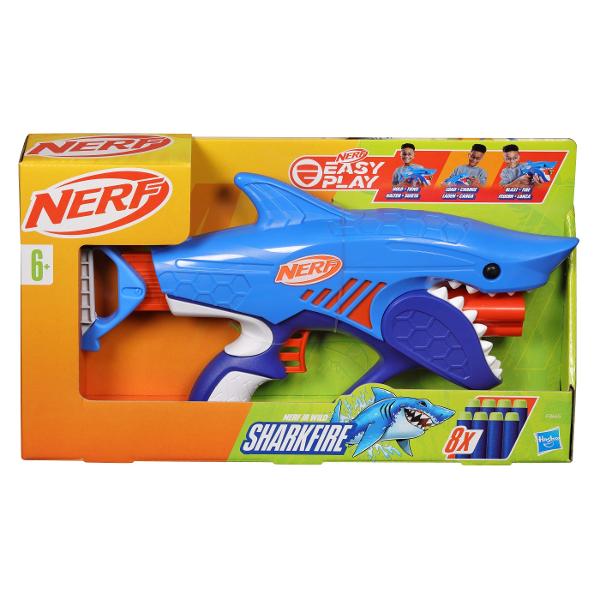 Blasterele Nerf Junior Wild sunt concepute cu caracteristici speciale usor de folosit astfel incat copiii sa se poata bucura singuri de aventuri cu lansare de sageti Nerf Blasterele sunt usor de tinut au dimensiuni perfecte pentru mainile micute si sunt usoare astfel incat copiii sa le poata folosi in jocurile in aer liber din curte Designul cu incarcare prin partea din fata usureaza introducerea sagetilor iar lansarea este simpla gratie manerelor cu cea mai mica forta de tragere dintre 