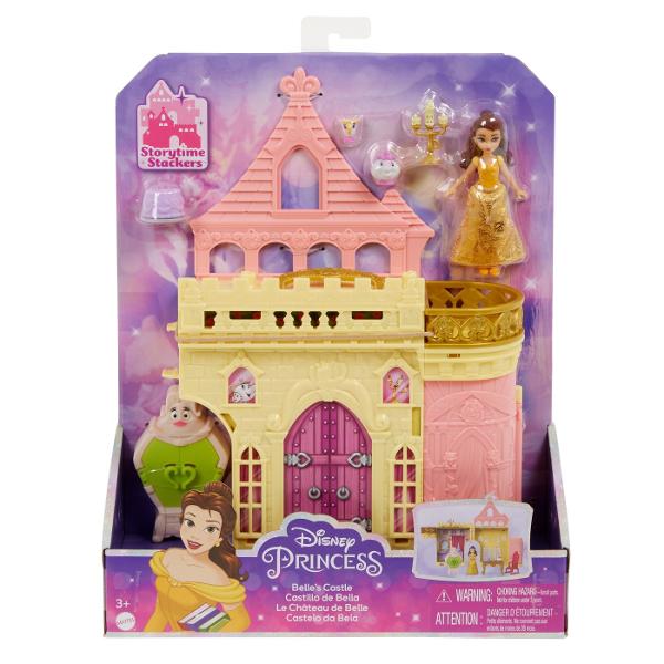 Fanii vor fi incantati de acest set de joaca inspirat de Frumoasa si Bestia Disney O casa de papusi la scara mica fermecatoare castelul se deschide pentru a dezvalui mai multe zone de joaca plus o papusa Belle 4 prieteni mobilier si multe altele Setul de joc include un maner pentru transport si se poate conecta cu alte Storytime Stackers pentru a extinde regatul Papusile nu pot sta singure Culorile si decoratiunile pot varia Papusa mica Belle apare in stilul ei clasic o rochie 