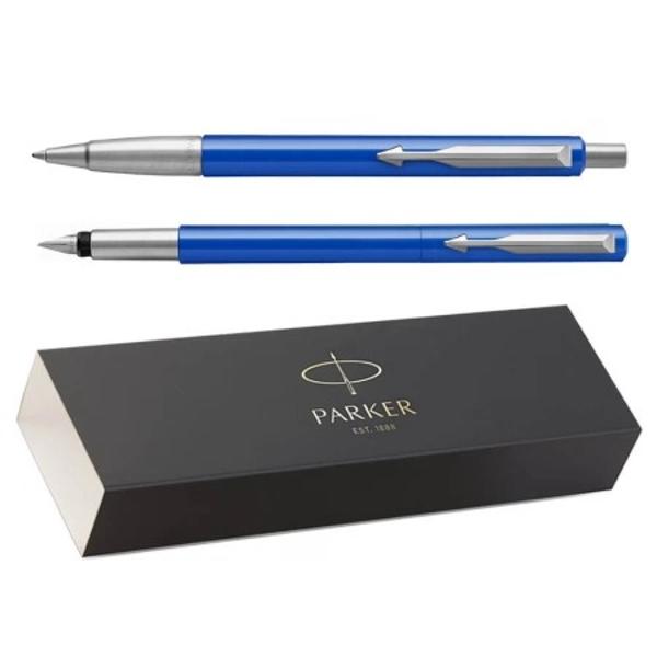 Set cadou stilou si pix PARKER Vector Royal - descriere produsGama Vector s-a impus inca de la inceput prin simplitatea formei echilibrate confortul in utilizare si pretul foarte accesibil Instrumentele de scris Parker Vector Royal sunt fabricate din plastic ABS de calitate si zona de grip din otel inoxidabil cromat Vin prevazute cu un clip metalic elastic in forma de sageataAccesoriile cromate desavarsesc design-ul prin contrastul cu restul corpului Mecanismul de actionare 