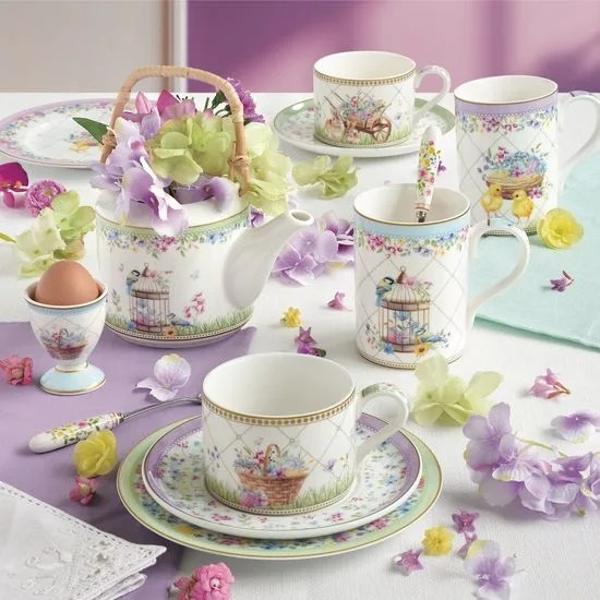R&259;sf&259;&539;a-te cu o cafea sau un ceai din aceste ce&537;ti magice de por&539;elan din colec&539;ia Spring Bloom a brandului italian Easy Life Acest set include 2 ce&537;ti &537;i farfurioare fiecare cu un motiv unic de prim&259;var&259; - iepura&537;i dr&259;g&259;la&537;i o roab&259; cu flori un co&537; de Pa&537;te plin cu flori Culorile pastelate tandre detaliile elegante &537;i modelele florale confer&259; întregului set un aspect romantic &537;i 