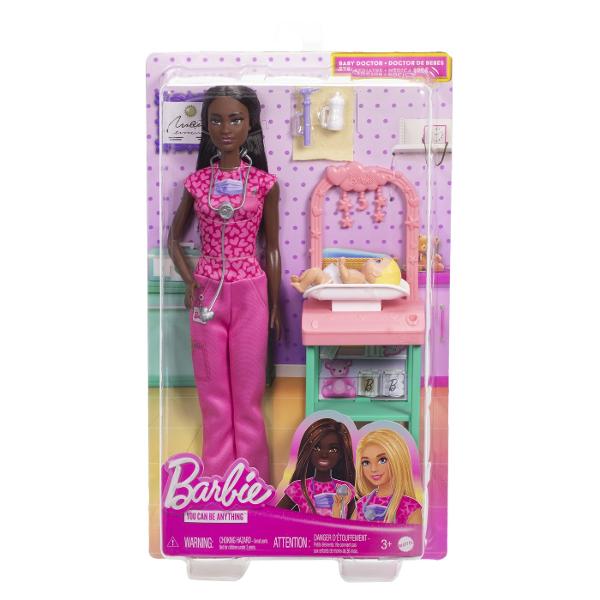 Barbie Set De Joaca Papusa Barbie Bruneta Face Cariera Pediatru MTJCR71_JCR73 Descopera setul de joaca Barbie Baby Doctor perfect pentru copiii pasionati de medicina si ingrijirea bebelusilor Cu acest set cei mici pot explora universul fascinant al medicilor pediatri dezvoltand empatie imaginatie si abilitati de rol Setul include o papusa Barbie bruneta doctor imbracata in uniforma medicala roz cu imprimeu tematic si pantaloni asortati pregatita sa aiba grija de micii pacienti Accesoriile medicale realiste cum ar fi stetoscopul si echipamentele de examinare