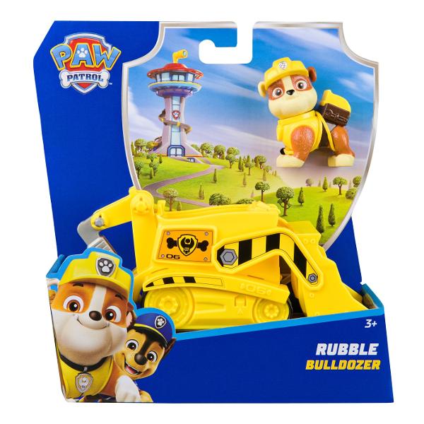 Vehiculele de baza cu functii de actiune mobile individuale si o figurina la bord permit aventurilor din serialul TV Paw Patrol sa traiasca si in camera copiilor Este inclusa o singura figura cu un vehicul Vehiculul si figurina de jucarie sunt in mare parte fabricate din plastic reciclat Chase Skye Marshall Rubble Zuma Everest Tracker si Rocky cu vehiculele lor sunt disponibile individual Toate vehiculele de baza durabilevehiculele de baza includ o figurina de caine care poate fi 