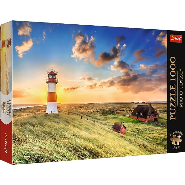 Un puzzle de calitate trebuie sa fie relaxant si distractiv Aranjarea unui puzzle constitue atat pentru copii cat si pentru adulti este o modalitate deosebita de dezvoltare a indemanarii spiritului de observatie si a concentrarii Trefl este o companie poloneza cu sediul central in regiunea Pomorze Incepand din 1985 compania a inceput sa produca puzzle-uri dezvolatand ulterior si segmentul de carti de joc si jocuri de societate In prezent Trefl este lider in Polonia si plina expansiune in 