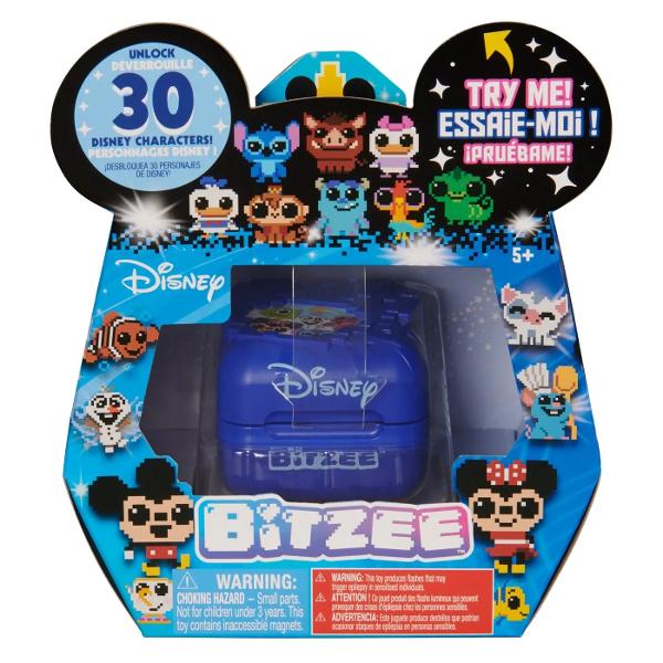 Bitzee Disney Jucarie Interactiva Animalut 6070083 Exploreaza lumea Disney ca niciodata pana acum cu Bitzee Disney Personajele Bitzee Disney raspund la glisari inclinari si atingeri cu sunete si reactii dragute la fiecare interactiune In interiorul capsulei Bitzee colectioneaza 30 de personaje emblematice si experimenteaza prietenii clasici Pixar si noii prieteni Disney toate intr-un singur loc Pe masura ce interactionezi si te joci umple contorul de stele si castiga Stele de dorinta pentru a atrage mai multe personaje Rasfoieste