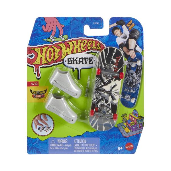 Hot Wheels Set Placa Si Pantofi De Skate MTHGT46 Stapaneste cele mai spectaculoase trucuri pe un deck Hot Wheels Skate conceput cu colaborarea Hot Wheels si a iconicul skateboarder Tony Hawk Fiecare placa vine cu un set detasabil de pantofi de skate care va tin degetele de la picioare in loc in timp ce stapaniti tehnicile si trucurile de la bord Iubitorii de pantofi sport vor adora designul si stilul acestuia Colectia completa de placi ofera imagini uimitoare si focalizare combinand geniul creativ al lui Hot Wheels si Tony Hawk Fiecare
