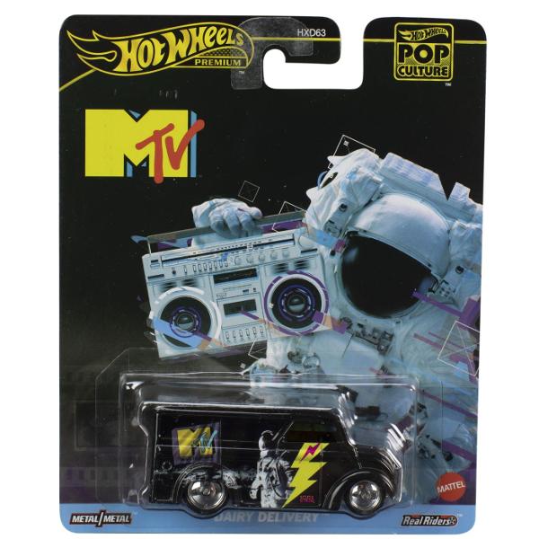 Hot Wheels Pop Culture Masinuta Metalica Dairy Delivery Mtv Scara 1:64 MTHXD63_HVJ44 Adauga un stil de mare viteza colectiei tale Hot Wheels cu Hot Wheels Cars - Celebrations Aceste obiecte de colectie Hot Wheels de cultura pop sunt un must-have pentru orice pasionat de masini turnate sub presiune Fiecare masina din colectie are detalii complicate design atragator si culori indraznete care cu siguranta vor impresiona Fie ca esti un fan Hot Wheels de mult timp sau doar iti incepi colectia aceste masini Celebrations sunt perfecte pentru curse expuse sau tranzactionare cu