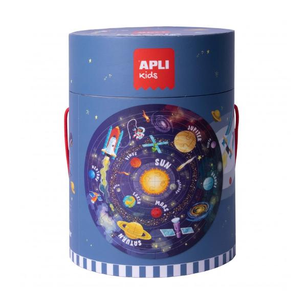 Puzzle circular model al Sistemului SolarInclude 48 de piese de diferite dimensiuniPrezentare într-o cutie cilindric&259; din carton cu mâner de 205 x Ø 150 mmDimensiunea puzzle-ului Ø 50 cmCon&539;ine un afi&351; care arat&259; dimensiunea real&259; a puzzle-ului pentru a facilita asamblarea Odat&259; asamblat copiii vor descoperi sistemul nostru solar uimitor Un puzzle care ajut&259; copiii s&259; se 