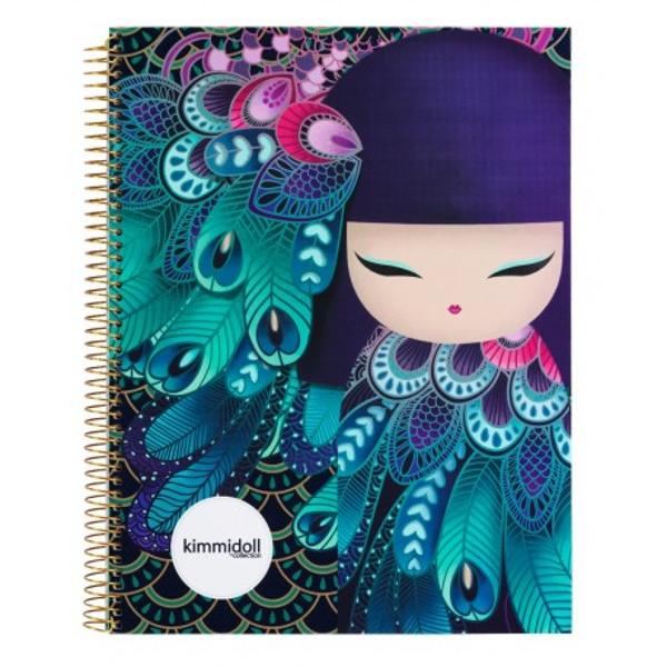 A4 Agenda 120 file KIMMIDOLL FUMI 21x30 este un accesoriu minunat in care va puteti nota diferite lucruri intr-un mod elegant Spirele aurii leaga cele 120 de file detasabile Fiecare pagina este imprimata cu patratele specifice caietelor de matematicaDimensiune 21x297x0 cm