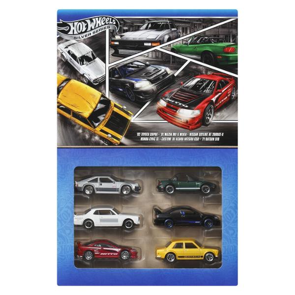 Hot Wheels Silver Series Set 6 Masinute Metalice Tematica Japoneza MTJBY77 Du-ti jocul la nivelul urmator cu setul Hot Wheels Streets of Japan Acest set de sase vehicule prezinta modele japoneze turnate frumos atat moderne cat si vintage intr-o versiune complet finisata din metal Setul Hot Wheels Streets of Japan contine 6 vehicule Hot Wheels care celebreaza industria auto japoneza Da un impuls unei colectii Hot Wheels existente cu acest set de 6 piese sau intra direct in joc pentru a incepe o serie complet noua O idee grozava de cadou pentru colectionarii de