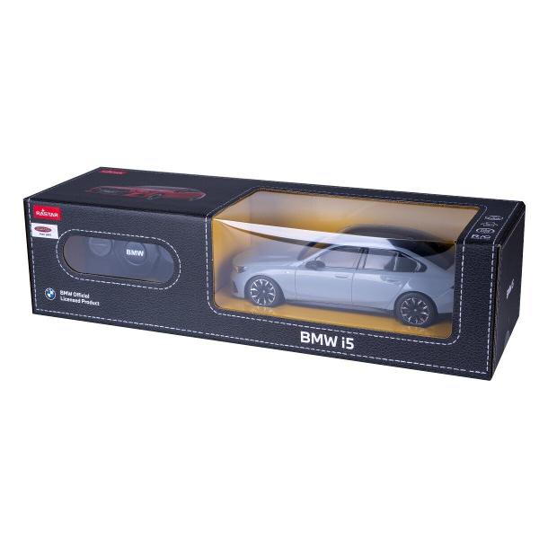 Masina Cu Telecomanda Bmw I5 Gri Scara 1 La 24 Ras10180_Gri Copilul dumneavoastra se poate juca in voie cu masina cu telecomanda Bmw I5 scara 1 la 24 oferita de brandul international Rastar Nicio cursa nu este imposibil de castigat cu acesta masinuta replica oficiala cu licenta a modelului original construita cu mare atentie la detalii Masinuta are proportiile ideale pentru momente pline de distractie si amuzament Masinuta functioneaza pe frecventa de 24GAlimentarea se face astfel pentru masinuta sunt necesare 3 baterii tip AA iar pentru