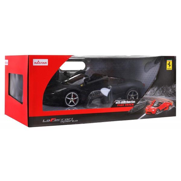 Copilul dumneavoastra se poate juca in voie cu masina cu telecomanda Ferrari Aparta scara 1 la 14 oferita de brandul international Rastar Nicio cursa nu este imposibil de castigat cu acesta masinuta replica oficiala cu licenta a modelului original construita cu mare atentie la detalii Masinuta are proportiile ideale pentru momente pline de distractie si amuzament avand dimensiunile in centimetri dupa cum urmeaza  335147108Masinuta functioneaza pe frecventa de 24GAlimentarea se 