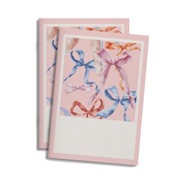 Caiet A4 dictando marca MINK produs în România vine cu un design fresh &537;i o calitate superioar&259; Adresat elevilor de gimnaziu &537;i liceu are urm&259;toarele caracteristiciCalitate fil&259; de hârtie de 80gmp pentru un scris cu stiloul cu cerneal&259; f&259;r&259; surprize;Liniatur&259; respect&259; cerin&539;ele din mediul academic românesc fiecare fil&259; are linie pe latura 