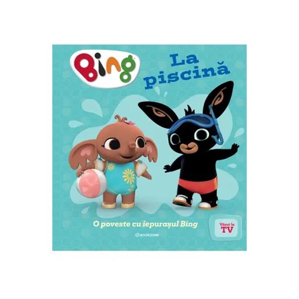 LA PISCIN&258; Joaca într-o piscin&259; f&259;r&259; ap&259;… face parte din lumea lui Bing Bing Sela &537;i Flop sunt preg&259;ti&539;i pentru o zi de distrac&539;ie la piscin&259; Dar când ajung acolo &537;i v&259;d c&259; apa lipse&537;te nu se las&259; descuraja&539;i Împreun&259; descoper&259; activit&259;&539;i amuzante &537;i se distreaz&259; pe 