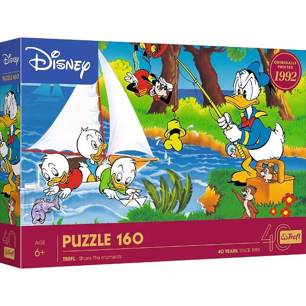 Un puzzle de calitate trebuie sa fie relaxant si distractiv Aranjarea unui puzzle constitue atat pentru copii cat si pentru adulti este o modalitate deosebita de dezvoltare a indemanarii spiritului de observatie si a concentrarii Trefl este o companie poloneza cu sediul central in regiunea Pomorze Incepand din 1985 compania a inceput sa produca puzzle-uri dezvolatand ulterior si segmentul de carti de joc si jocuri de societate In prezent Trefl este lider in Polonia si plina expansiune in 