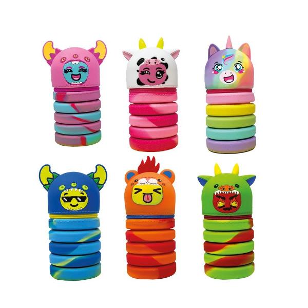 Penarul siliconic Mitama vertical cu design animalute este perfect pentru a aduce un strop de distractie si personalitate in ghiozdanul tau Realizat din silicon moale acest penar este extensibil si personalizabil oferindu-ti flexibilitate maximaMaterial silicon moaleDesign animaluteDimensiuni lungime ajustabila de la 13 la 20 cm diametru 7 cmCorpul extensibil se adapteaza continutului economisind spatiuDeschidere cu fermoar 