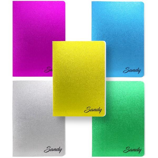 Caiet A4 Velin Colectia Sandy &ndash; Libertate Creativa si Stralucire Premium 80gmp&nbsp;Indrazneste sa creezi fara limite intr-un decor sclipitor Caietul A4 velin din colectia Sandy este alegerea perfecta pentru elevele care au nevoie de un spatiu liber pentru schite diagrame sau notite creative totul intr-un ambalaj plin de magie Cu o coperta fascinanta ce reflecta lumina prin aplicatiile de sclipici glitter acest caiet transforma orice proiect intr-o activitate 