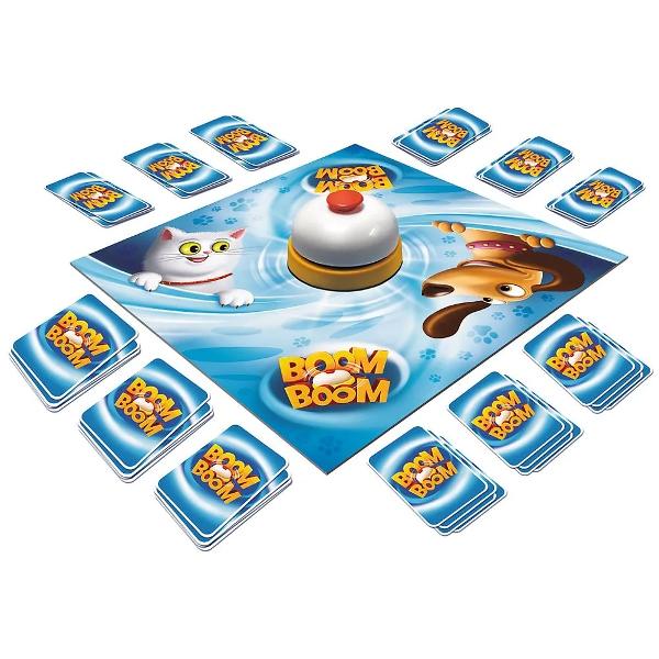In jocul Boom Boom pisici si catei jucatorii incearca sa colectioneze seturi de carti cu pisici sau caini Jucatorii isi schimba cartile cu cele de pe tabla in acelasi timp Dupa ce prinde patru caini sau pisici identice jucatorul suna clopotelul pentru a semnala ca un set este gata Jucatorii pot cauta carti de acelasi tip facand jocul si mai captivant Jucatorul care colectioneaza seturi complete de carti cu caini sau pisici este castigatorul