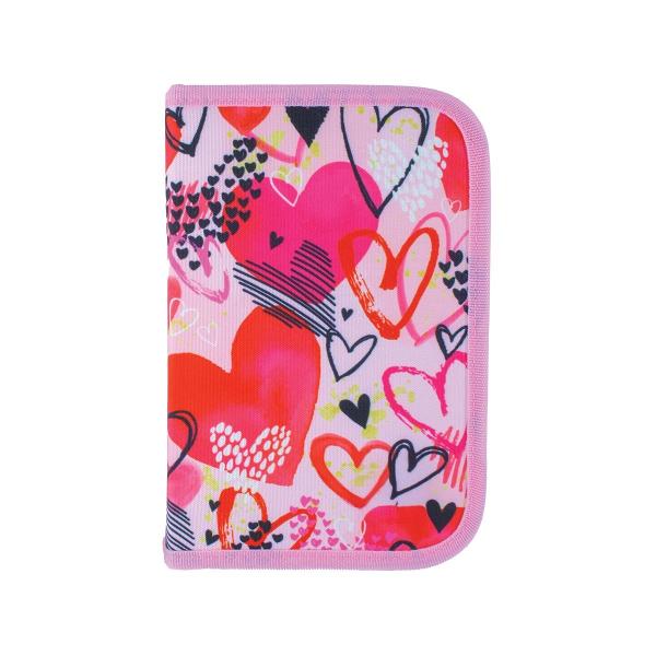 Acest penar cu un design elegant asemanator unei carti se deschide cu ajutorul unui fermoar Interiorul este organizat in doua compartimente distincte unul dedicat pentru orarul scolar si celalalt pentru un echer De asemenea dispune de 33 de bucle elastice pentru o organizare perfecta a rechizitelor scolareSpecificatii tehniceDimensiuni 21 x 14 x 455 cmGreutate 180 gMaterial 100 poliester 600D600DPUCaracteristici specialeDesign stil 