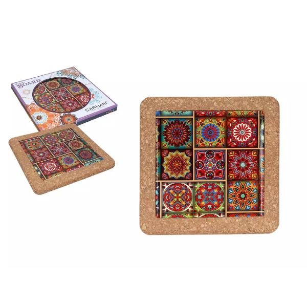 Un accesoriu practic &537;i elegant care adaug&259; un plus de stil în orice buc&259;t&259;rie Realizat din ceramic&259; decorativ&259; de calitate &537;i baz&259; din plut&259; natural&259; acest suport protejeaz&259; mesele &537;i blaturile de temperaturile ridicate în timp ce ofer&259; o not&259; de rafinamentp 