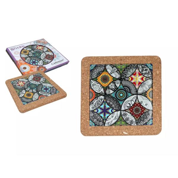 Un accesoriu practic &537;i elegant care adaug&259; un plus de stil în orice buc&259;t&259;rie Realizat din ceramic&259; decorativ&259; de calitate &537;i baz&259; din plut&259; natural&259; acest suport protejeaz&259; mesele &537;i blaturile de temperaturile ridicate în timp ce ofer&259; o not&259; de rafinamentp 