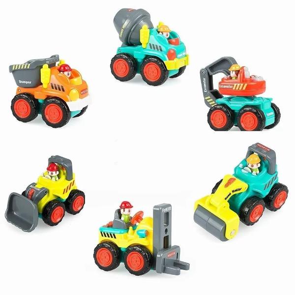 Masina de jucarie pentru constructii excavator stivuitor compactor buldozer betoniera sau basculanta Masina din plastic cu piese mobile este perfecta pentru toate tipurile de joaca Masina este realizata in intregime din plastic si are o semiremorca o betoniera sau o bena mobila Datorita dimensiunilor sale mici vehiculul de constructii este perfect pentru mainile copiilor mici si poate fi depozitat in ghiozdan sau in buzunarele jachetei Masina poate fi luata 