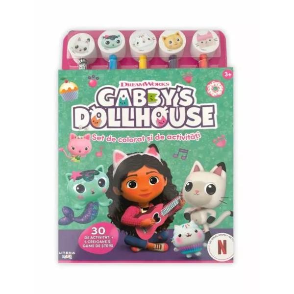 Preg&259;te&537;te-te pentru distrac&539;ie gab-tastic&259; Al&259;tur&259;-li-te lui Gabby Panda Mâ&539; &537;i tuturor celorlal&539;i prieteni din c&259;su&539;&259; într-o miau-unat&259; aventur&259; creativ&259; Acest set grrrozav e doldora de activit&259;&539;i distractive &537;i pagini magice de colorat &537;i include cinci creioane colorate &537;i cinci gume de &537;ters de pus în vârful creioanelor