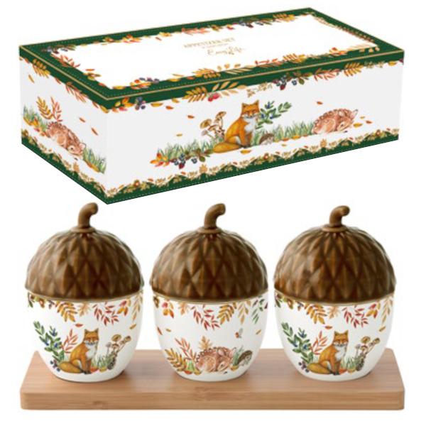 Set cu 3 boluri de por&539;elan cu capac în form&259; de ghind&259; pe platou de bambus – Easy Life colec&539;ia Forest DreamTransform&259; servirea aperitivelor gust&259;rilor sau nucilor într-o experien&539;&259; elegant&259; cu acest set fermec&259;tor din colec&539;ia em data-start282 