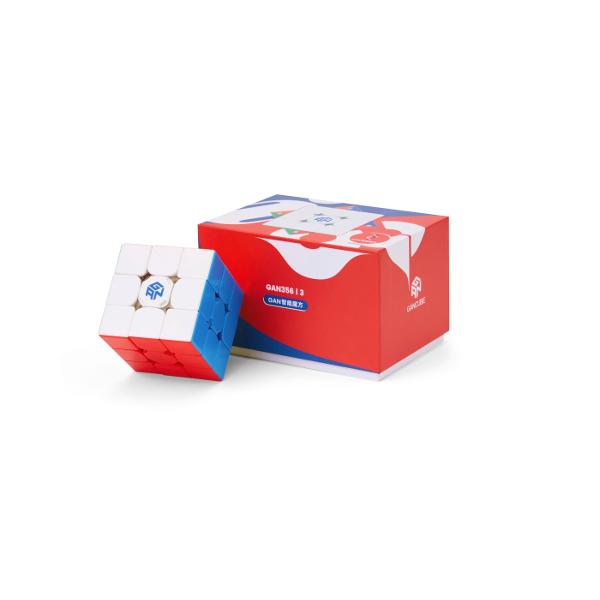Seria de caracteristici surprinzatoare continua GAN face din cuberi speedcuberi Alegand produsele GAN &8203;alegi cel mai de succes brand de cuburi din lume GAN356 i3 este primul cub smart din lume cu magneti reglabili GAN356 i3 are cel mai nou sistem de magnet GAN GMS v4 cu 7 niveluri de putere a magnetului si 9 tipuri de ajustari ale tensiunii in total 63 de optiuni de ajustare Echipat cu smart core 30 face ca GAN356 i3 sa faca upgrade la aproape 0 pasi pierduti 15 ore de viata a 